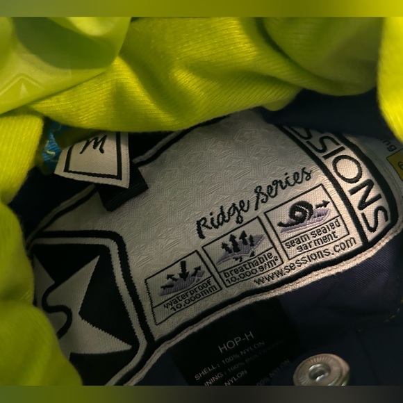 Women’s Sessions Ski Jacket - Size M - Picture 9 of 11